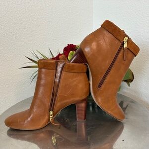 RALPH LAUREN CAMEL ANKLE BOOTIES